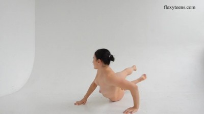 Super Flexible Hot Gymnast Gets Wild