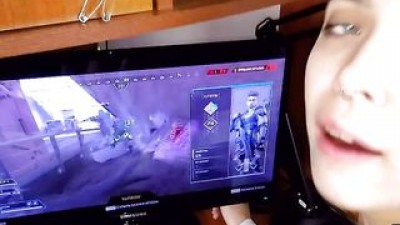 Steamy Gamer Girl's Mouthful Surprise On Live Stream!