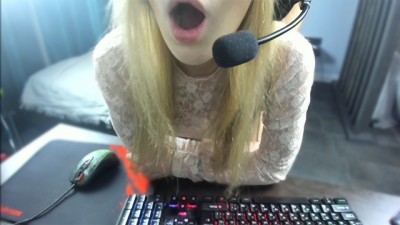 Russian Sweet Girl-Streamer Fucked on the Broadcast for PUBG