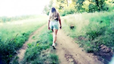 Je lui suce sa snapchat solo porn bonne bite et il me baise pendant une balade dans les bois