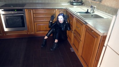 The policeman caught the robber in xxx video hot indian the apartment