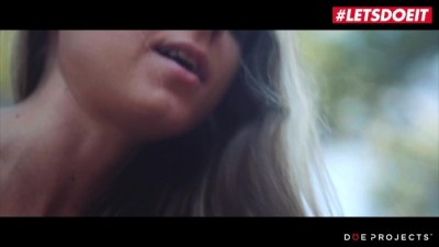 Blonde Bombshell Public BJ - A Naughty Outdoor Adventure