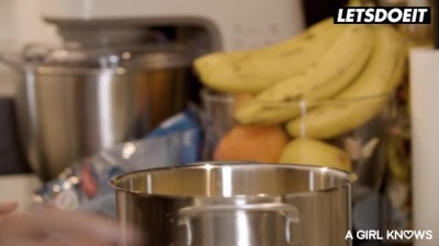 Steamy Morning Rendezvous: Best Friends Heat Up with Lesbian Passion