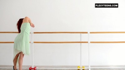 Sultry Redhead's Seductive Standing Bridges Session