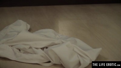 Sultry Vixen Teases with Butt Plug While Pleasuring Herself